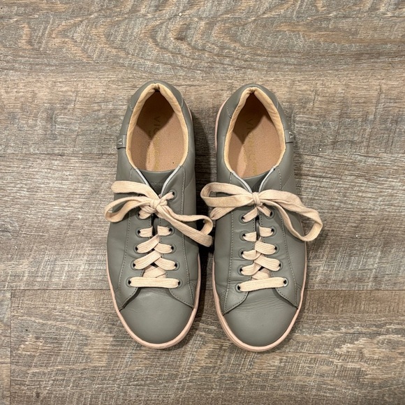 Vionic Mable Gray/Pink Women’s Sneakers Size 8.5M - Picture 2 of 12